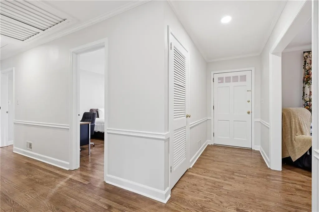 6900 Castleton Drive Nw, Atlanta, Georgia 30328, 3 Bedrooms Bedrooms, ,2 BathroomsBathrooms,Residential,For Sale,6900 Castleton Drive Nw,7728218