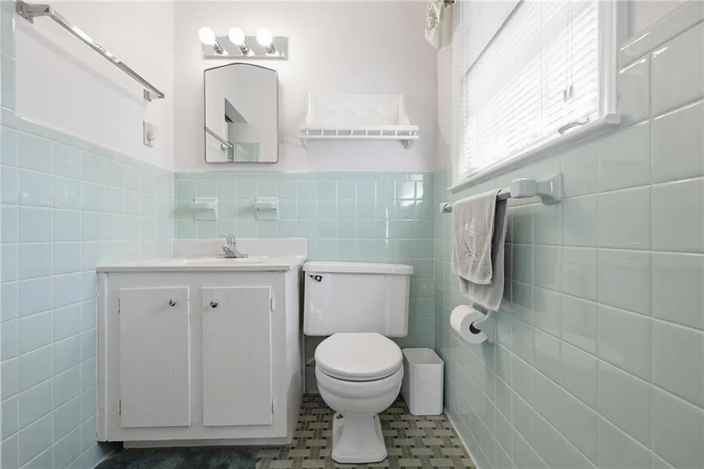 6900 Castleton Drive Nw, Atlanta, Georgia 30328, 3 Bedrooms Bedrooms, ,2 BathroomsBathrooms,Residential,For Sale,6900 Castleton Drive Nw,7728218