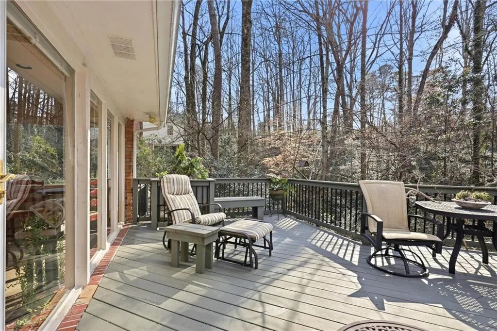 6900 Castleton Drive Nw, Atlanta, Georgia 30328, 3 Bedrooms Bedrooms, ,2 BathroomsBathrooms,Residential,For Sale,6900 Castleton Drive Nw,7728218