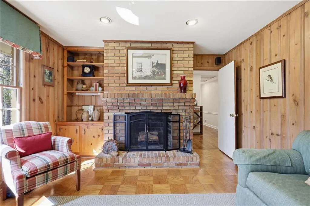 6900 Castleton Drive Nw, Atlanta, Georgia 30328, 3 Bedrooms Bedrooms, ,2 BathroomsBathrooms,Residential,For Sale,6900 Castleton Drive Nw,7728218