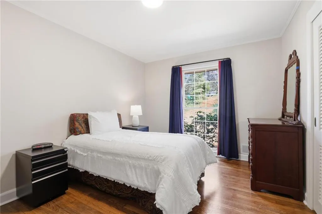 6900 Castleton Drive Nw, Atlanta, Georgia 30328, 3 Bedrooms Bedrooms, ,2 BathroomsBathrooms,Residential,For Sale,6900 Castleton Drive Nw,7728218