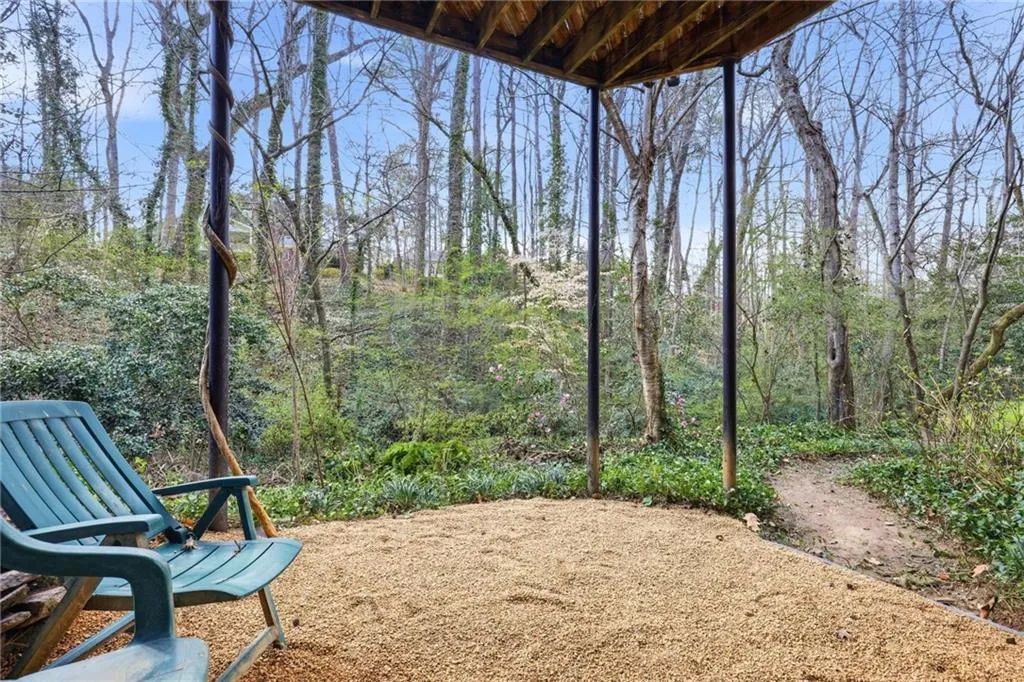 6900 Castleton Drive Nw, Atlanta, Georgia 30328, 3 Bedrooms Bedrooms, ,2 BathroomsBathrooms,Residential,For Sale,6900 Castleton Drive Nw,7728218