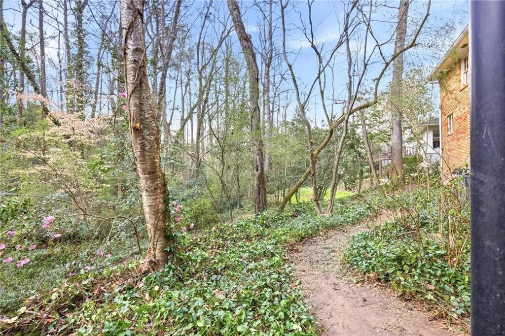 6900 Castleton Drive Nw, Atlanta, Georgia 30328, 3 Bedrooms Bedrooms, ,2 BathroomsBathrooms,Residential,For Sale,6900 Castleton Drive Nw,7728218