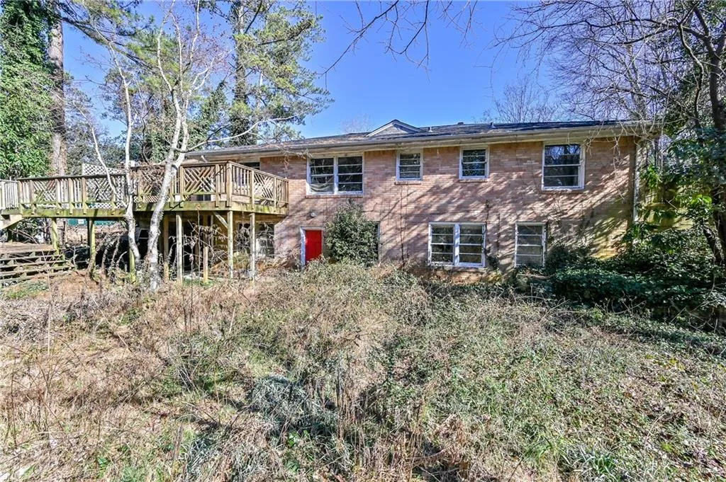 198 Johnson Ferry Road Nw, Sandy Springs, Georgia 30328, 3 Bedrooms Bedrooms, ,2 BathroomsBathrooms,Residential,Sold,198 Johnson Ferry Road Nw,7156645