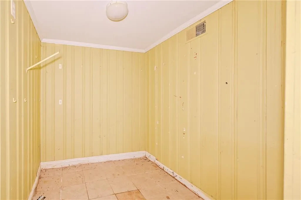 198 Johnson Ferry Road Nw, Sandy Springs, Georgia 30328, 3 Bedrooms Bedrooms, ,2 BathroomsBathrooms,Residential,Sold,198 Johnson Ferry Road Nw,7156645