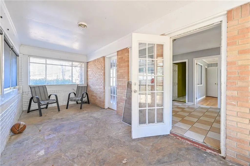 198 Johnson Ferry Road Nw, Sandy Springs, Georgia 30328, 3 Bedrooms Bedrooms, ,2 BathroomsBathrooms,Residential,Sold,198 Johnson Ferry Road Nw,7156645