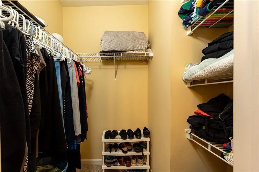 708 Brighton Point, Sandy Springs, Georgia 30328, 2 Bedrooms Bedrooms, ,2 BathroomsBathrooms,Residential,Sold,708 Brighton Point,7196797