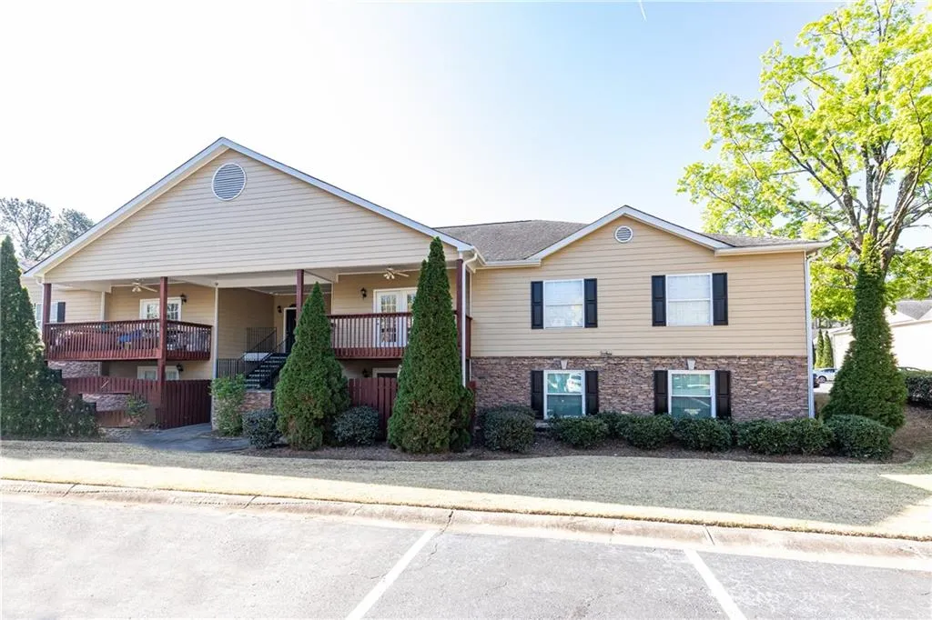 708 Brighton Point, Sandy Springs, Georgia 30328, 2 Bedrooms Bedrooms, ,2 BathroomsBathrooms,Residential,Sold,708 Brighton Point,7196797