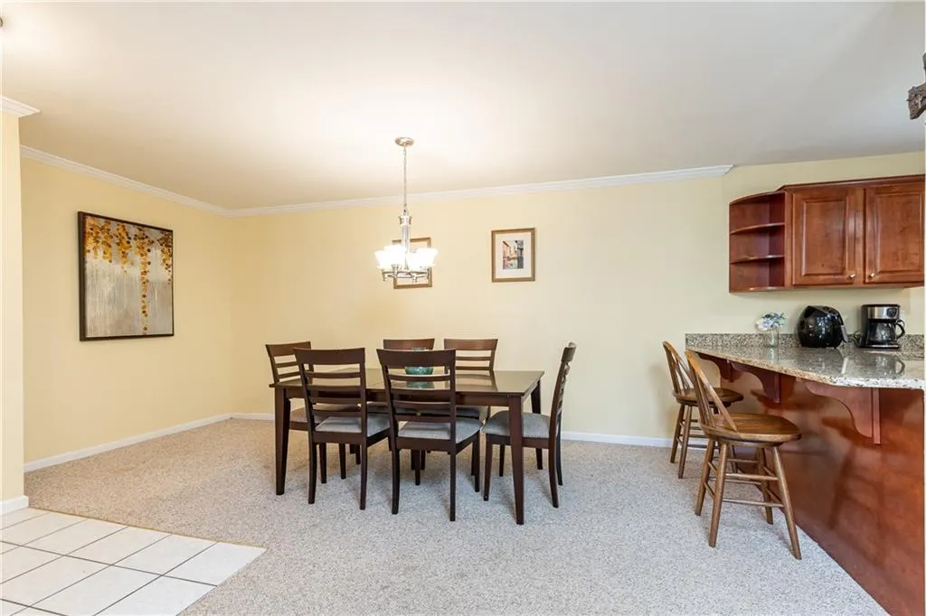 708 Brighton Point, Sandy Springs, Georgia 30328, 2 Bedrooms Bedrooms, ,2 BathroomsBathrooms,Residential,Sold,708 Brighton Point,7196797