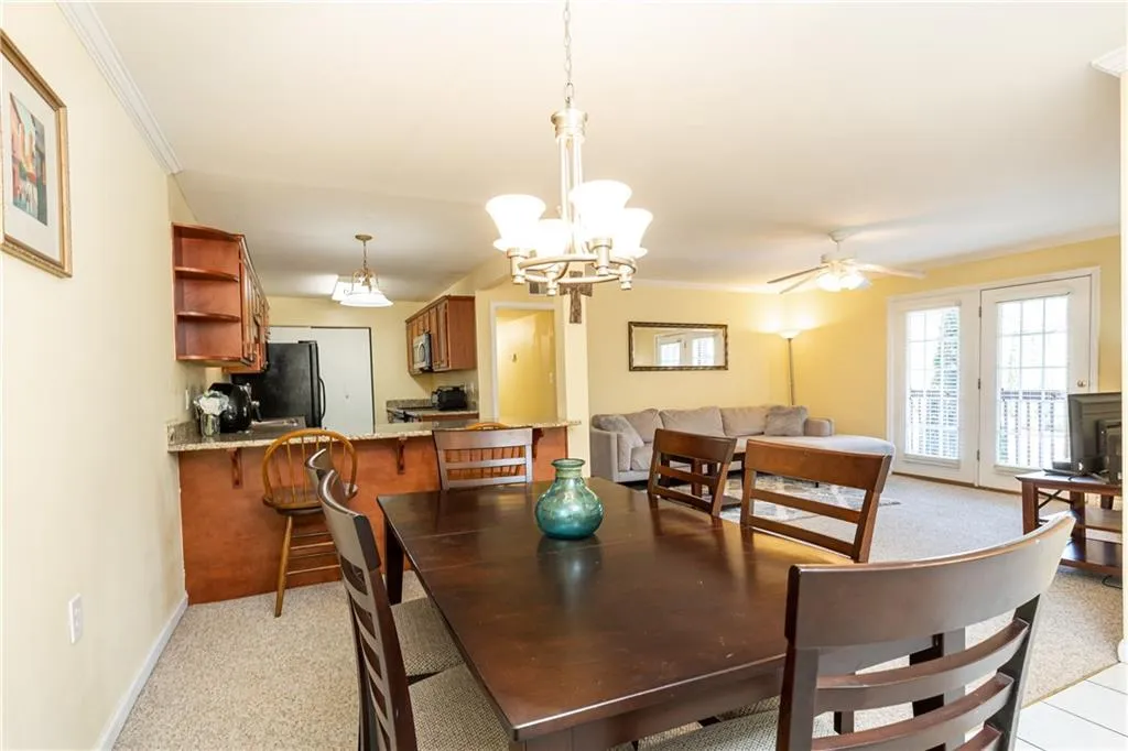 708 Brighton Point, Sandy Springs, Georgia 30328, 2 Bedrooms Bedrooms, ,2 BathroomsBathrooms,Residential,Sold,708 Brighton Point,7196797