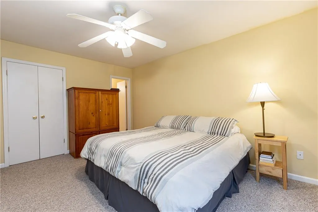 708 Brighton Point, Sandy Springs, Georgia 30328, 2 Bedrooms Bedrooms, ,2 BathroomsBathrooms,Residential,Sold,708 Brighton Point,7196797