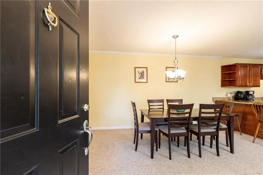 708 Brighton Point, Sandy Springs, Georgia 30328, 2 Bedrooms Bedrooms, ,2 BathroomsBathrooms,Residential,Sold,708 Brighton Point,7196797