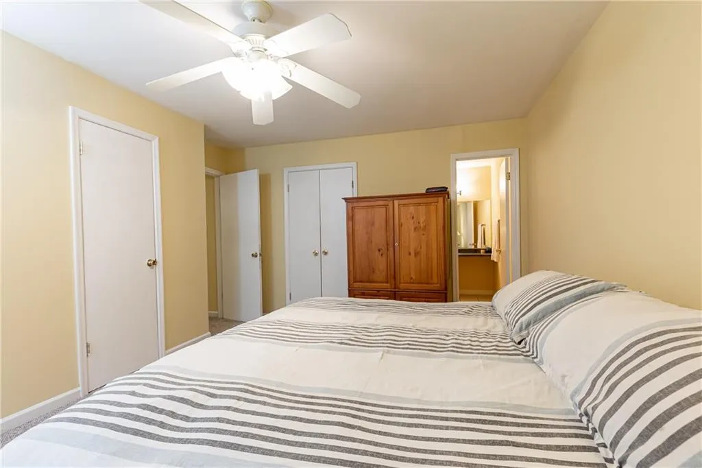 708 Brighton Point, Sandy Springs, Georgia 30328, 2 Bedrooms Bedrooms, ,2 BathroomsBathrooms,Residential,Sold,708 Brighton Point,7196797