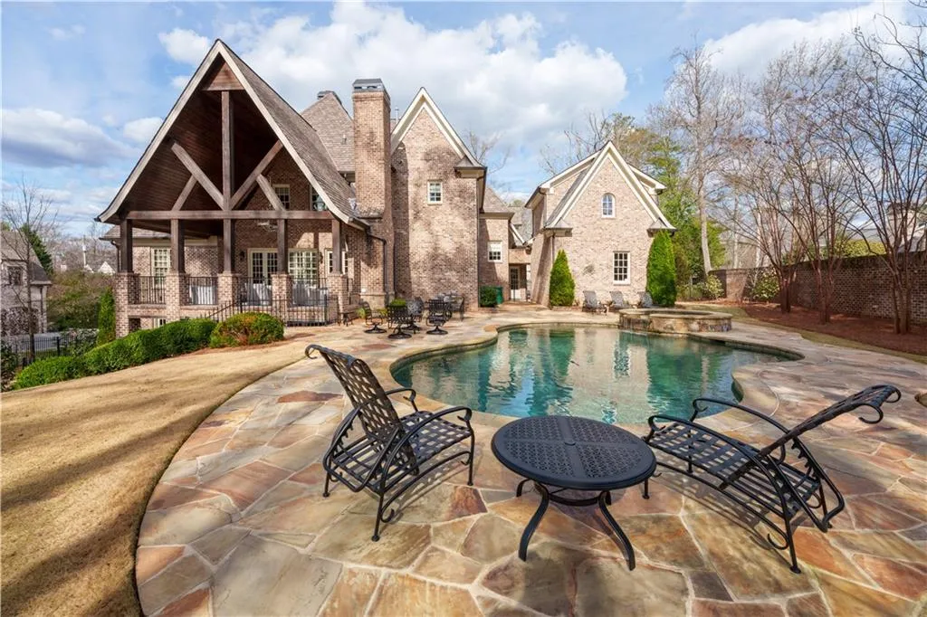 4914 Powers Ferry Road, Atlanta, Georgia 30327, 5 Bedrooms Bedrooms, ,5 BathroomsBathrooms,Residential,Sold,4914 Powers Ferry Road,7344987