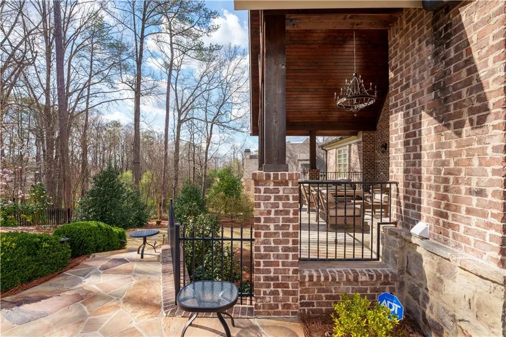 4914 Powers Ferry Road, Atlanta, Georgia 30327, 5 Bedrooms Bedrooms, ,5 BathroomsBathrooms,Residential,Sold,4914 Powers Ferry Road,7344987