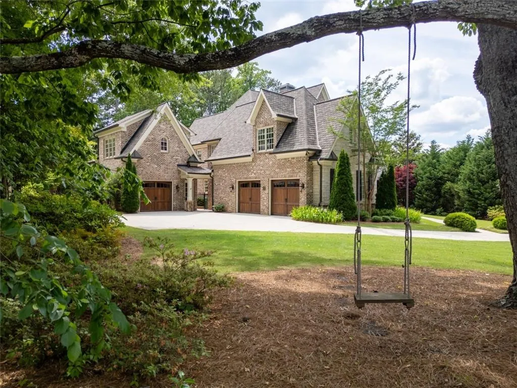 4914 Powers Ferry Road, Atlanta, Georgia 30327, 5 Bedrooms Bedrooms, ,5 BathroomsBathrooms,Residential,Sold,4914 Powers Ferry Road,7344987