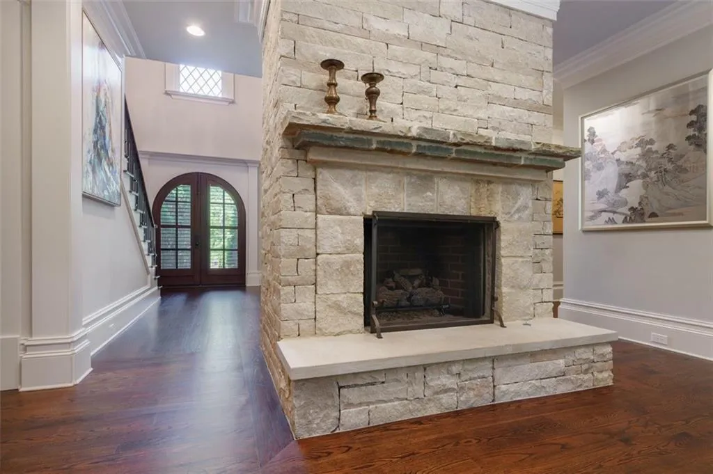 4914 Powers Ferry Road, Atlanta, Georgia 30327, 5 Bedrooms Bedrooms, ,5 BathroomsBathrooms,Residential,Sold,4914 Powers Ferry Road,7344987