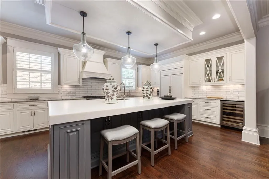 4914 Powers Ferry Road, Atlanta, Georgia 30327, 5 Bedrooms Bedrooms, ,5 BathroomsBathrooms,Residential,Sold,4914 Powers Ferry Road,7344987