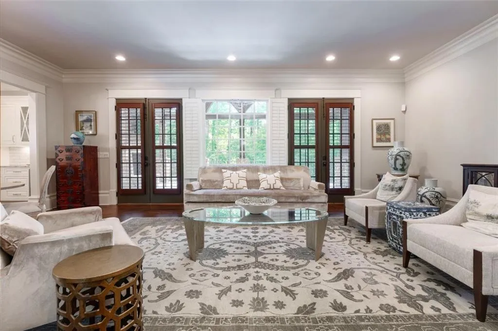 4914 Powers Ferry Road, Atlanta, Georgia 30327, 5 Bedrooms Bedrooms, ,5 BathroomsBathrooms,Residential,Sold,4914 Powers Ferry Road,7344987