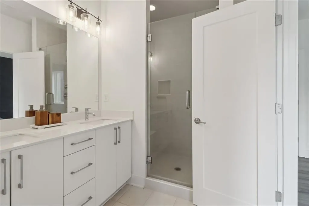 1251 Chelsea Circle Nw Unit #30, Atlanta, Georgia 30318, 3 Bedrooms Bedrooms, ,3 BathroomsBathrooms,Residential,For Sale,1251 Chelsea Circle Nw Unit #30,7589188