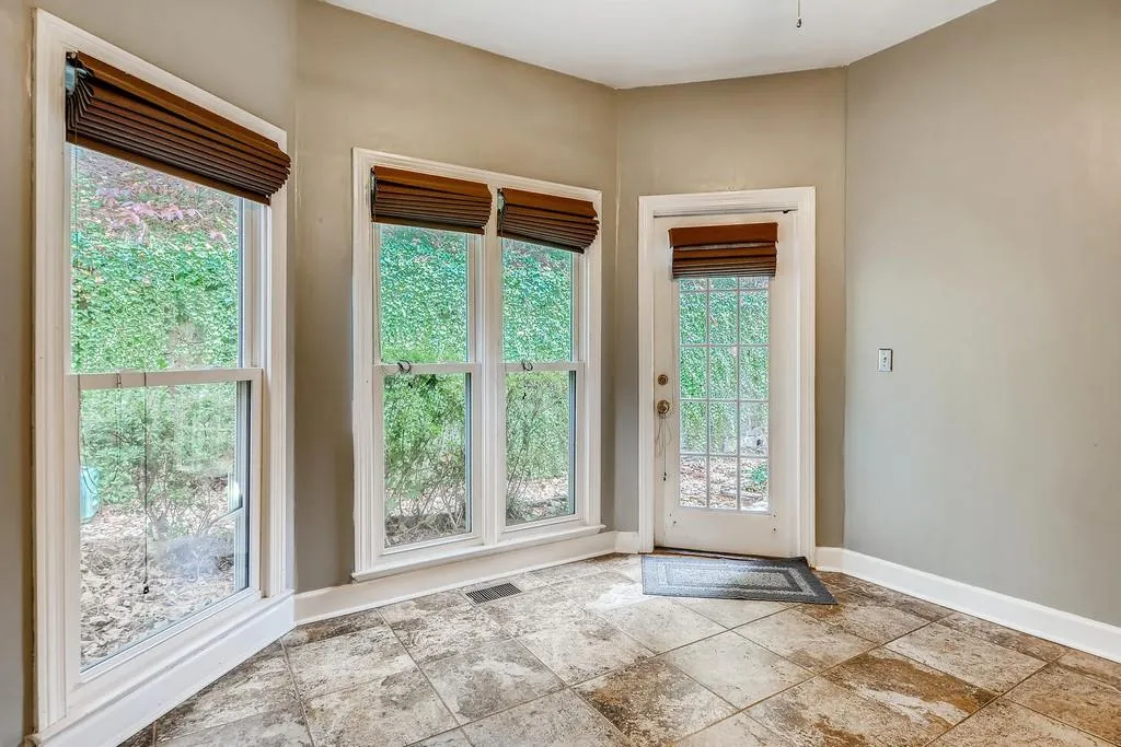 Sandy Springs, Georgia 30350, 3 Bedrooms Bedrooms, ,2 BathroomsBathrooms,Residential,Sold,6798421