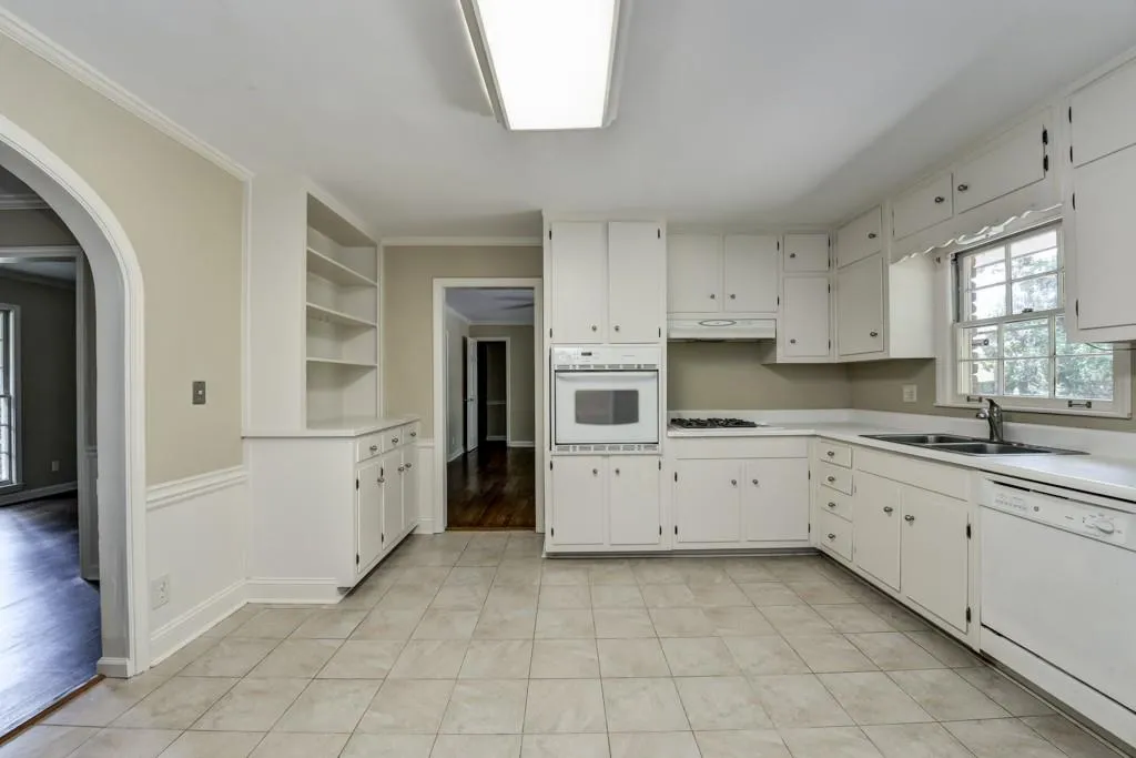 4780 High Point Road, Atlanta, Georgia 30342, 3 Bedrooms Bedrooms, ,2 BathroomsBathrooms,Residential,Sold,4780 High Point Road,5776308