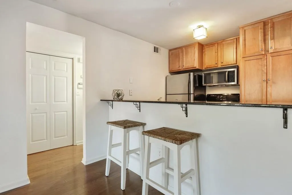 1445 Monroe Drive Unit E32, Atlanta, Georgia 30324, 1 Bedroom Bedrooms, ,1 BathroomBathrooms,Residential,Sold,1445 Monroe Drive Unit E32,5954878