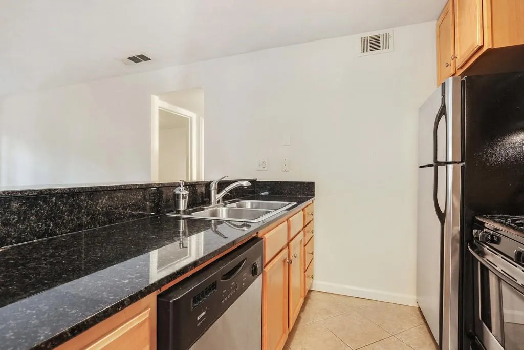 1445 Monroe Drive Unit E32, Atlanta, Georgia 30324, 1 Bedroom Bedrooms, ,1 BathroomBathrooms,Residential,Sold,1445 Monroe Drive Unit E32,5954878