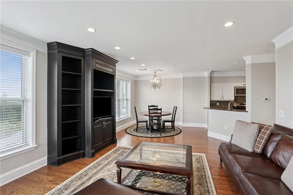 3334 Peachtree Road Ne Unit 1109, Atlanta, Georgia 30326, 2 Bedrooms Bedrooms, ,2 BathroomsBathrooms,Residential,For Sale,3334 Peachtree Road Ne Unit 1109,7652938