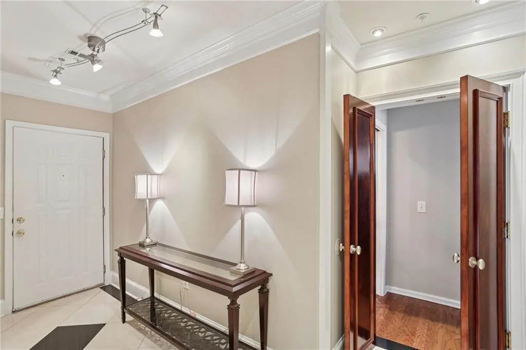 3334 Peachtree Road Ne Unit 1109, Atlanta, Georgia 30326, 2 Bedrooms Bedrooms, ,2 BathroomsBathrooms,Residential,For Sale,3334 Peachtree Road Ne Unit 1109,7652938