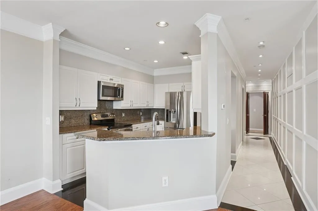 3334 Peachtree Road Ne Unit 1109, Atlanta, Georgia 30326, 2 Bedrooms Bedrooms, ,2 BathroomsBathrooms,Residential,For Sale,3334 Peachtree Road Ne Unit 1109,7652938