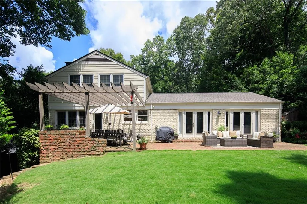 545 Forestdale Drive, Atlanta, Georgia 30342, 3 Bedrooms Bedrooms, ,3 BathroomsBathrooms,Residential,Sold,545 Forestdale Drive,7100001