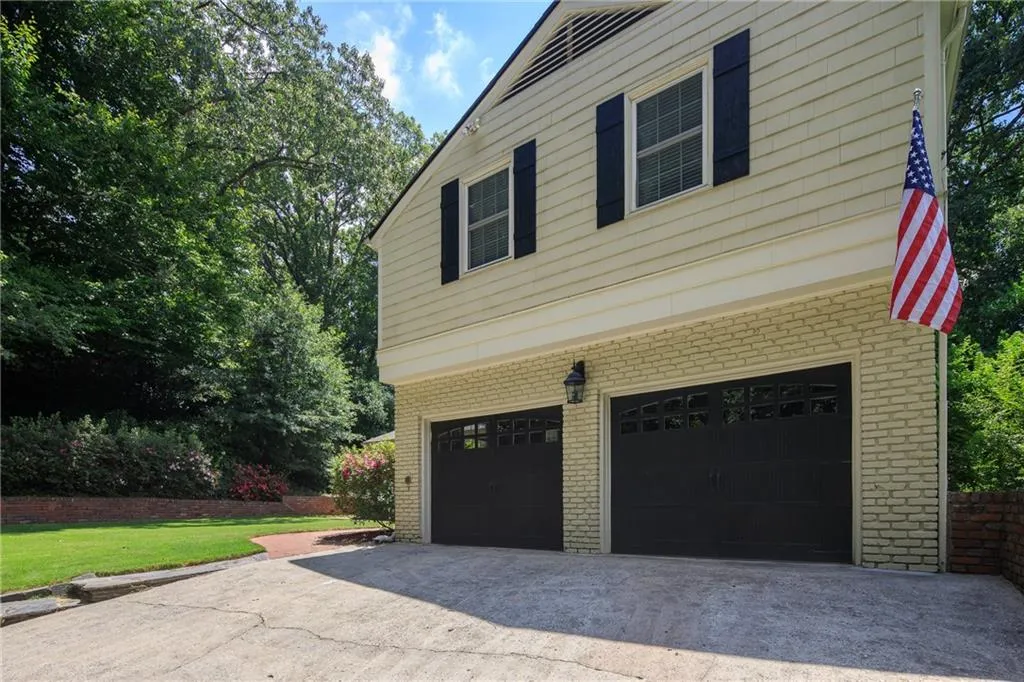 545 Forestdale Drive, Atlanta, Georgia 30342, 3 Bedrooms Bedrooms, ,3 BathroomsBathrooms,Residential,Sold,545 Forestdale Drive,7100001