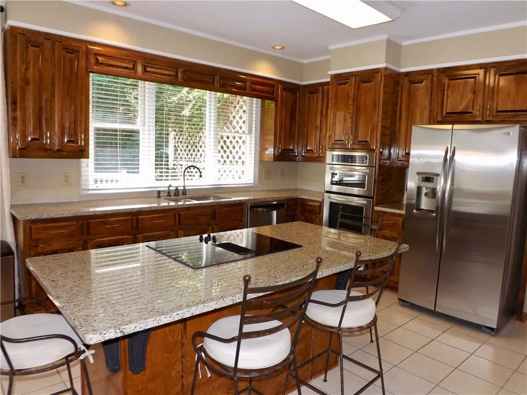 2075 Dunwoody Heritage Drive, Sandy Springs, Georgia 30350, 4 Bedrooms Bedrooms, ,2 BathroomsBathrooms,Residential,Sold,2075 Dunwoody Heritage Drive,6031107