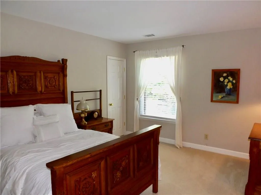 2075 Dunwoody Heritage Drive, Sandy Springs, Georgia 30350, 4 Bedrooms Bedrooms, ,2 BathroomsBathrooms,Residential,Sold,2075 Dunwoody Heritage Drive,6031107