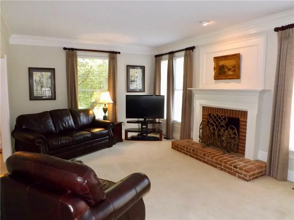 2075 Dunwoody Heritage Drive, Sandy Springs, Georgia 30350, 4 Bedrooms Bedrooms, ,2 BathroomsBathrooms,Residential,Sold,2075 Dunwoody Heritage Drive,6031107
