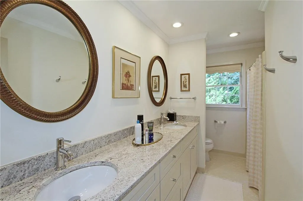 245 Landfall Road, Sandy Springs, Georgia 30328, 6 Bedrooms Bedrooms, ,5 BathroomsBathrooms,Residential,Sold,245 Landfall Road,5690347