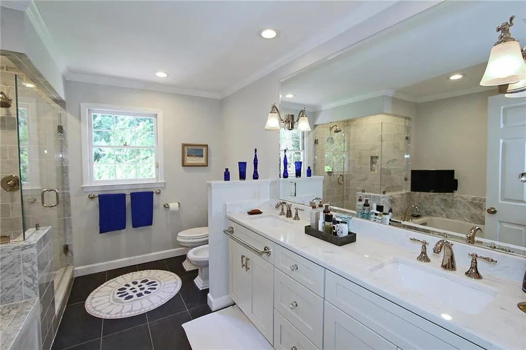 245 Landfall Road, Sandy Springs, Georgia 30328, 6 Bedrooms Bedrooms, ,5 BathroomsBathrooms,Residential,Sold,245 Landfall Road,5690347