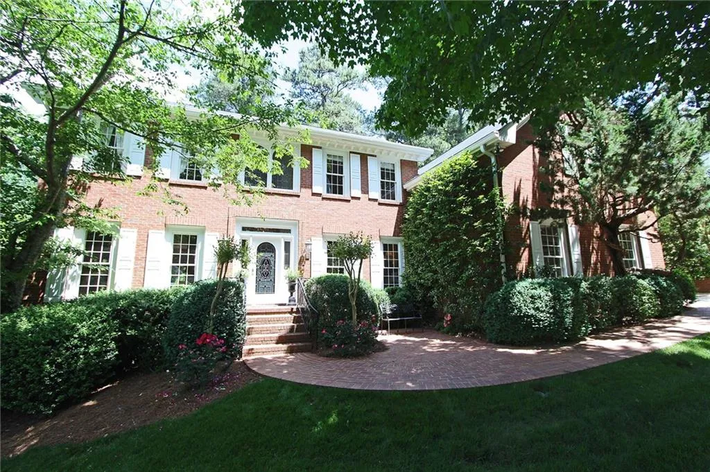 245 Landfall Road, Sandy Springs, Georgia 30328, 6 Bedrooms Bedrooms, ,5 BathroomsBathrooms,Residential,Sold,245 Landfall Road,5690347