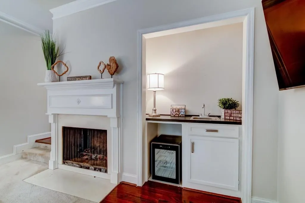 5100 Chemin De Vie, Atlanta, Georgia 30342, 3 Bedrooms Bedrooms, ,2 BathroomsBathrooms,Residential,Sold,5100 Chemin De Vie,6068551