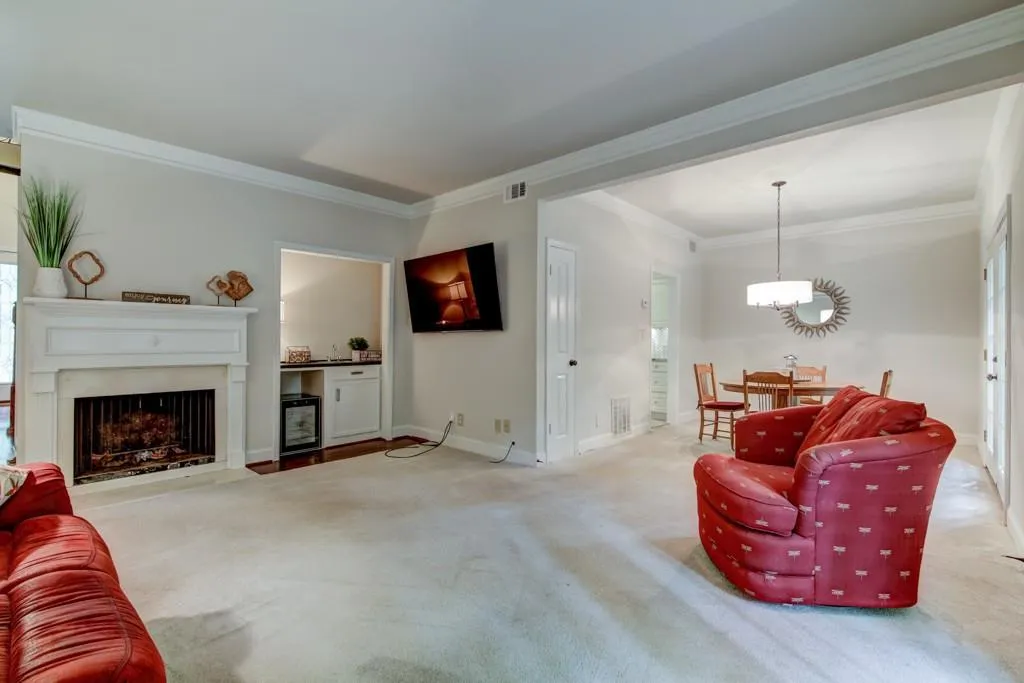 5100 Chemin De Vie, Atlanta, Georgia 30342, 3 Bedrooms Bedrooms, ,2 BathroomsBathrooms,Residential,Sold,5100 Chemin De Vie,6068551