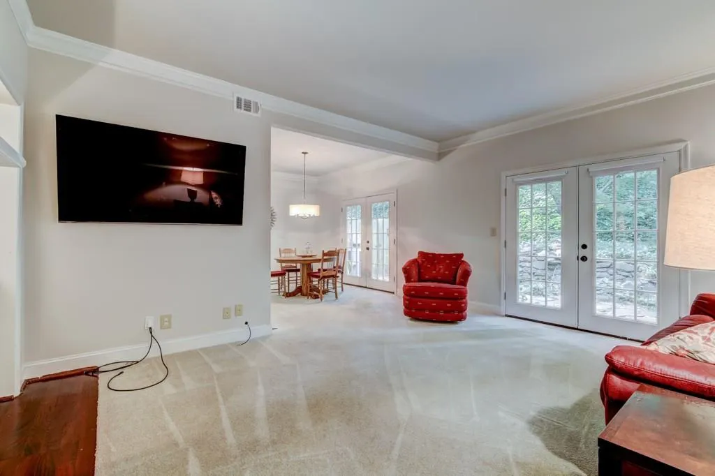 5100 Chemin De Vie, Atlanta, Georgia 30342, 3 Bedrooms Bedrooms, ,2 BathroomsBathrooms,Residential,Sold,5100 Chemin De Vie,6068551