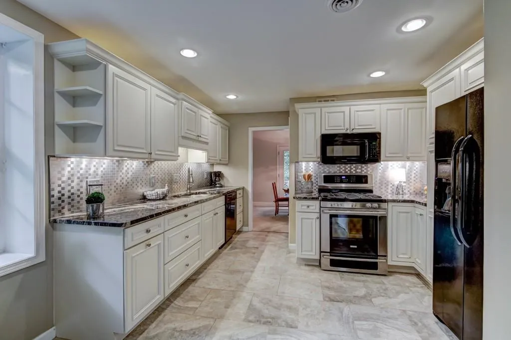 5100 Chemin De Vie, Atlanta, Georgia 30342, 3 Bedrooms Bedrooms, ,2 BathroomsBathrooms,Residential,Sold,5100 Chemin De Vie,6068551