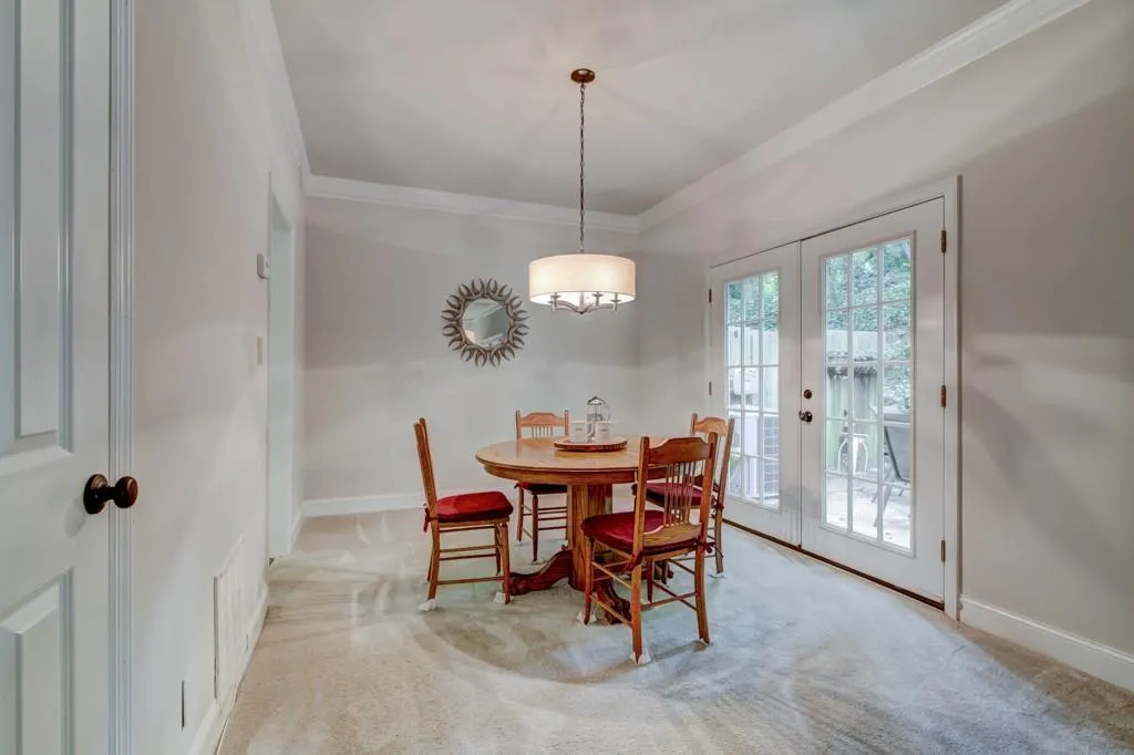 5100 Chemin De Vie, Atlanta, Georgia 30342, 3 Bedrooms Bedrooms, ,2 BathroomsBathrooms,Residential,Sold,5100 Chemin De Vie,6068551