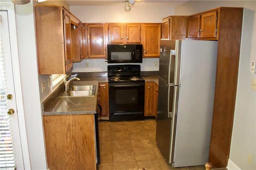 7500 Roswell Road Unit 99, Sandy Springs, Georgia 30350, 2 Bedrooms Bedrooms, ,2 BathroomsBathrooms,Residential,Sold,7500 Roswell Road Unit 99,6509729