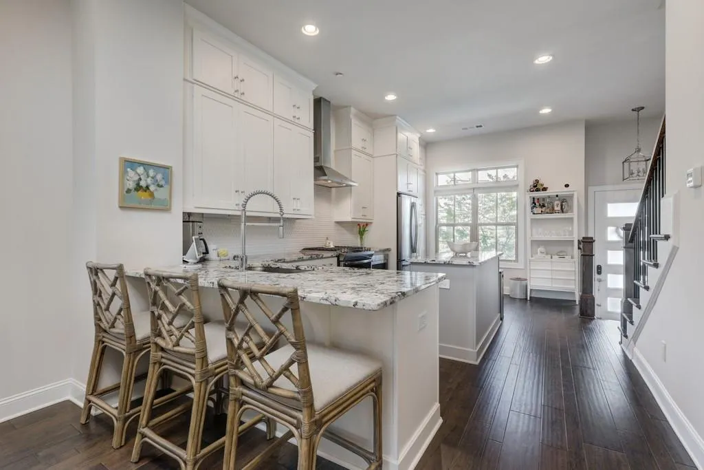 4231 Deming Circle, Sandy Springs, Georgia 30342, 2 Bedrooms Bedrooms, ,2 BathroomsBathrooms,Residential,Sold,4231 Deming Circle,6865567