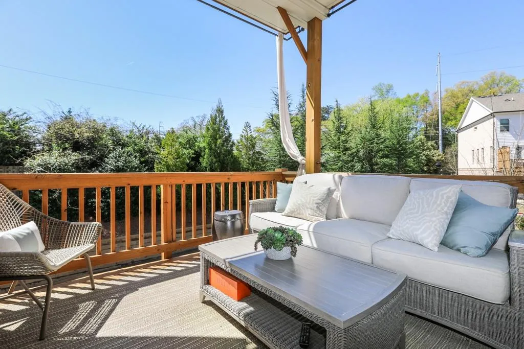 4231 Deming Circle, Sandy Springs, Georgia 30342, 2 Bedrooms Bedrooms, ,2 BathroomsBathrooms,Residential,Sold,4231 Deming Circle,6865567
