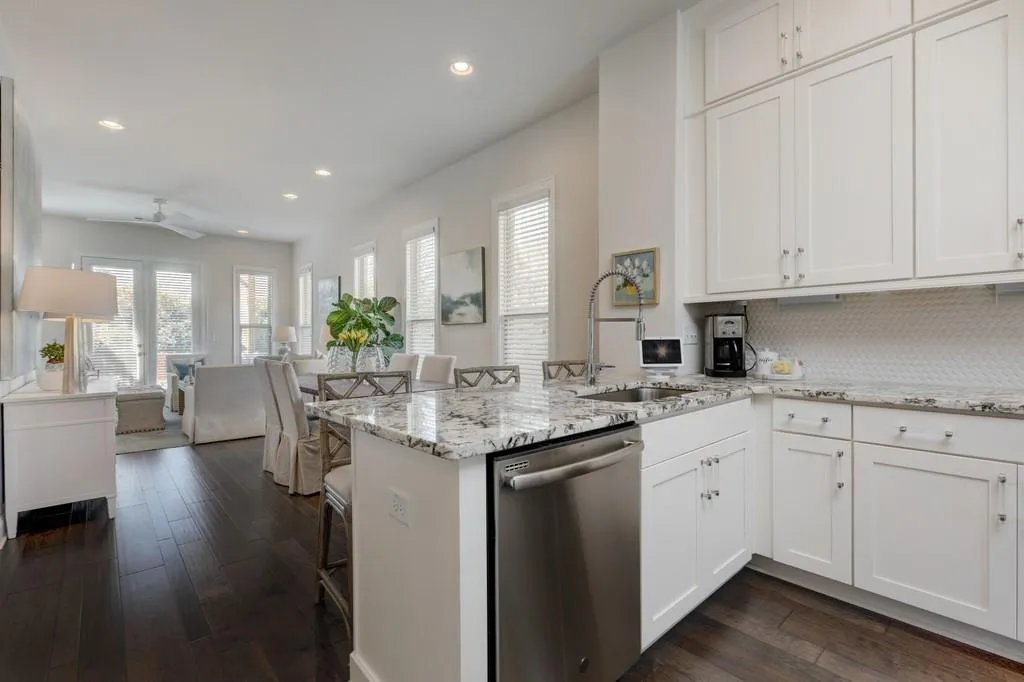 4231 Deming Circle, Sandy Springs, Georgia 30342, 2 Bedrooms Bedrooms, ,2 BathroomsBathrooms,Residential,Sold,4231 Deming Circle,6865567