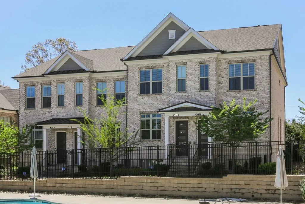 4231 Deming Circle, Sandy Springs, Georgia 30342, 2 Bedrooms Bedrooms, ,2 BathroomsBathrooms,Residential,Sold,4231 Deming Circle,6865567