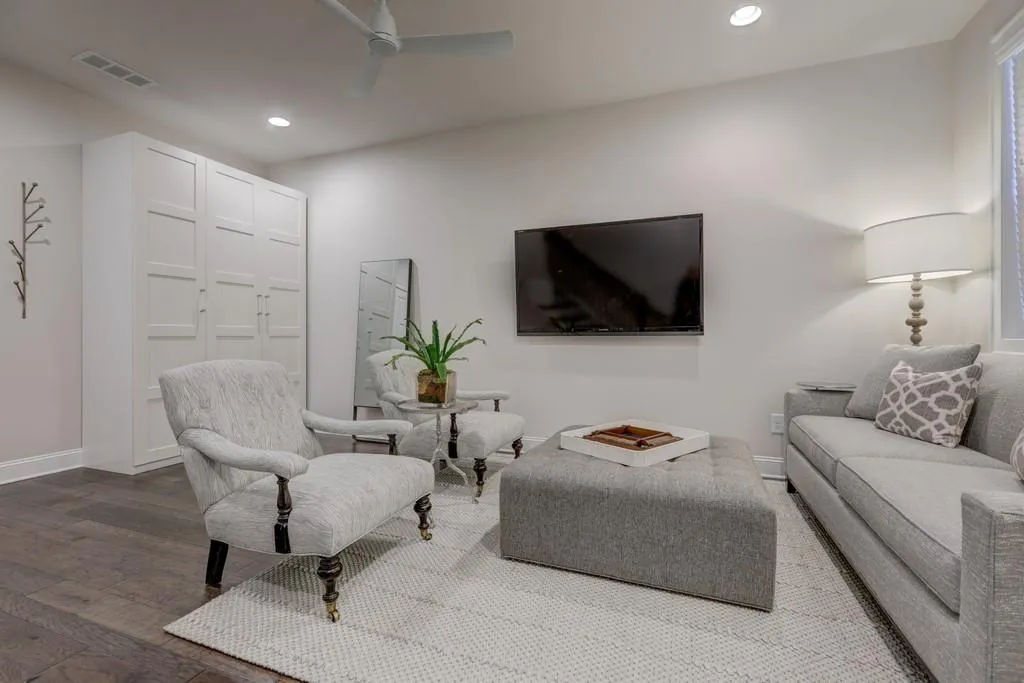 4231 Deming Circle, Sandy Springs, Georgia 30342, 2 Bedrooms Bedrooms, ,2 BathroomsBathrooms,Residential,Sold,4231 Deming Circle,6865567